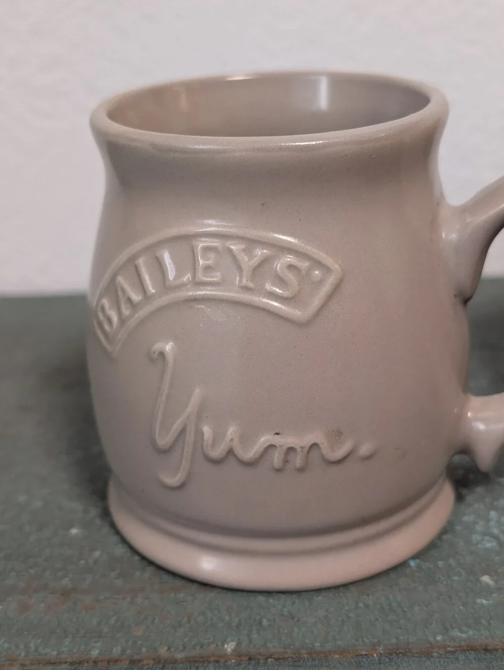 Bailey’s Yum Gotcha! Mugs Set of 2 Beige 4” Tall,  12 Ounce Coffee Tea